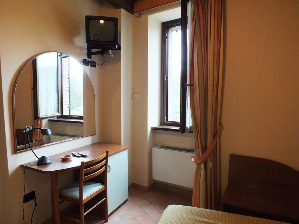 Hotel Santa Chiara Sant'Angelo in Vado Ruang foto